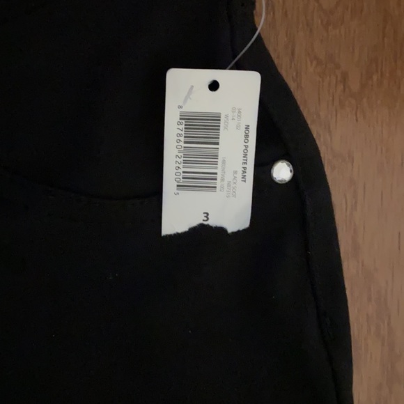 No Boundaries stretch pants - Picture 5 of 6